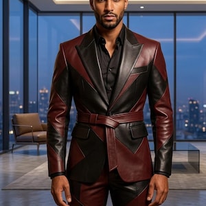 Completo su misura in pelle di agnello con patchwork geometrico – Set firmato bordeaux e nero