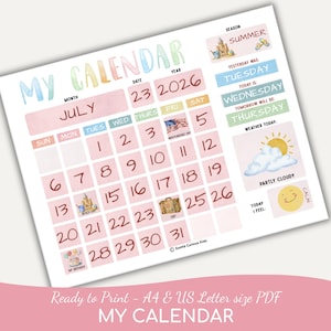 Może przedstawiać: Drukowany kalendarz na lipiec 2026 roku w pastelowych kolorach. Kalendarz zawiera daty, dni tygodnia i informacje o pogodzie. Tekst "My Calendar" znajduje się na górze, a "Ready to Print - A4 & US Letter size PDF" na dole.
