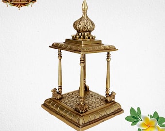 Mosiężna świątynia Pooja Mandir z kamienną dekoracją | Złota hinduska świątynia do salonu