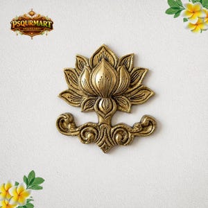 Väggbonad i massiv mässing med lotusmotiv, indisk dekor i antik guld, andlig pooja-accent