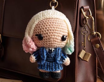 Enid Werewolf Roommate Amigurumi Häkelanleitung - Pastel & Blue Split Hair Goth Girl PDF - Dark Academia Schulpuppen Häkelanleitung