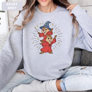 Disney Chip N Dale Costume Mickey Sorcerer Sweatshirt, Disney Trip Crewneck, Disneyland Family Matching Sweater, Disney 2026 Hoodie immagine 1