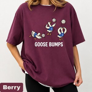 Camiseta de voleibol Comfort Colors, camiseta divertida de ganso, camiseta de jugador de ganso, regalo para jugador de voleibol, camiseta con juego de palabras deportivo, camiseta de voleibol de moda imagen 8