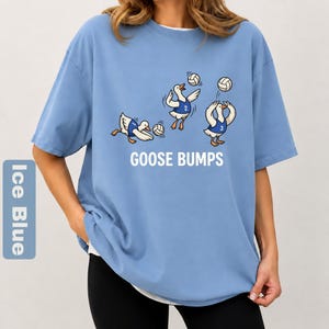 Camiseta de voleibol Comfort Colors, camiseta divertida de ganso, camiseta de jugador de ganso, regalo para jugador de voleibol, camiseta con juego de palabras deportivo, camiseta de voleibol de moda imagen 3