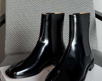 Maison Margiela Tabi Chelsea Boots – Black  Leather (Size 38)