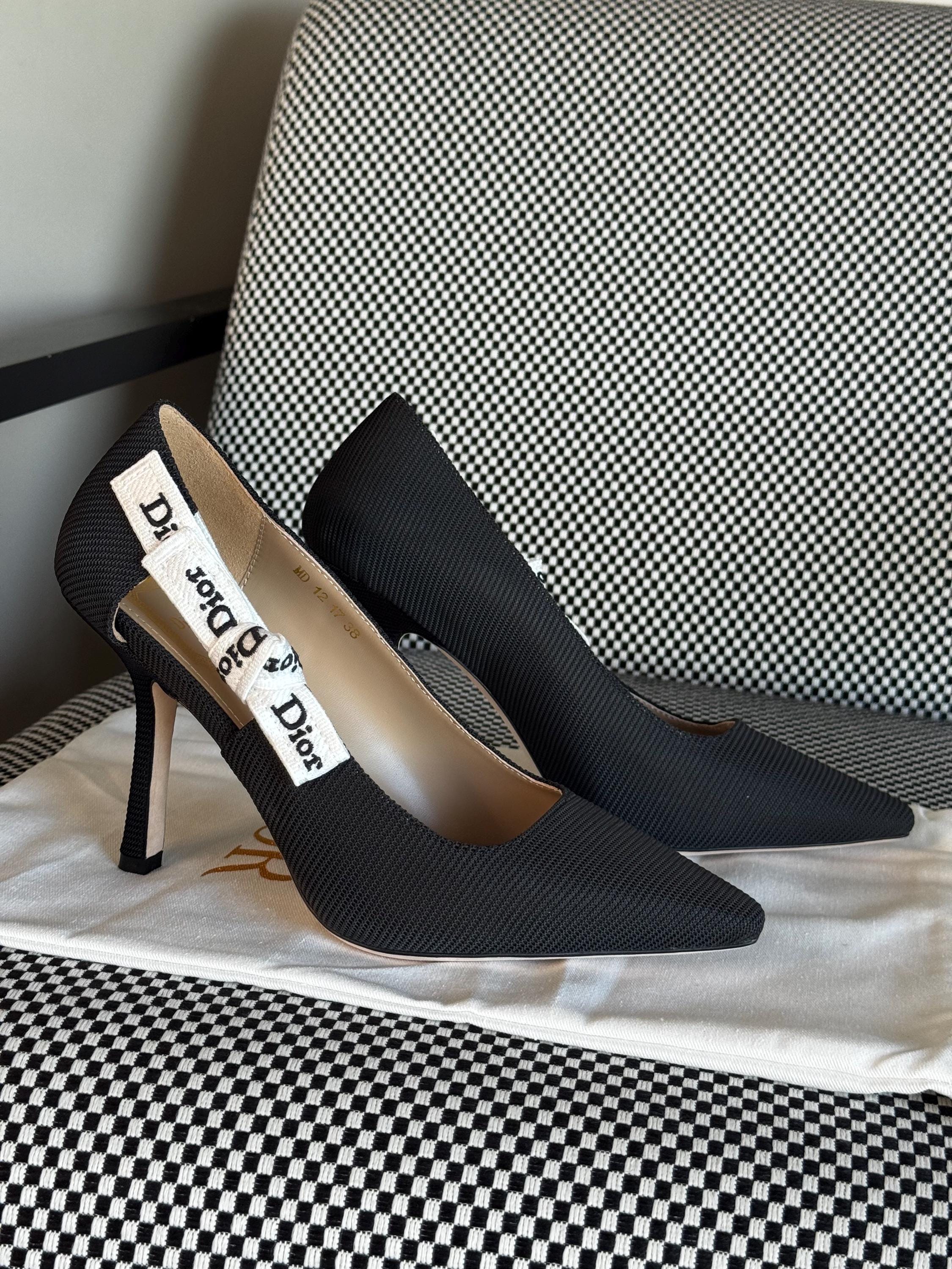 靴 Vintage Dior Leather Pumps 36 1/2 Vintage Dior Leather Pumps 36 1/2 【公式通販】
