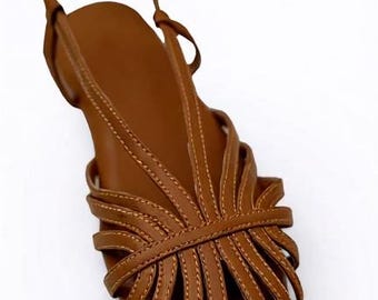 Sandálias femininas de couro marrom com tiras, sandálias rasteiras artesanais com tira no calcanhar, calçados minimalistas de verão, calçados casuais confortáveis, presente ideal para ela.