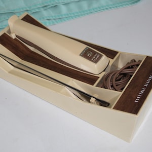 Nice Vintage General Electric Carving Knife with Blades and Cord in Hanging Holding Tray ~ Free Shipping