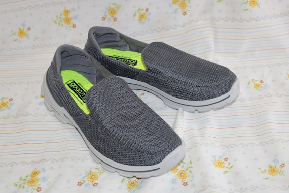 Excellent Pair of Skechers GoWalk Three Goga Pill… - image 1