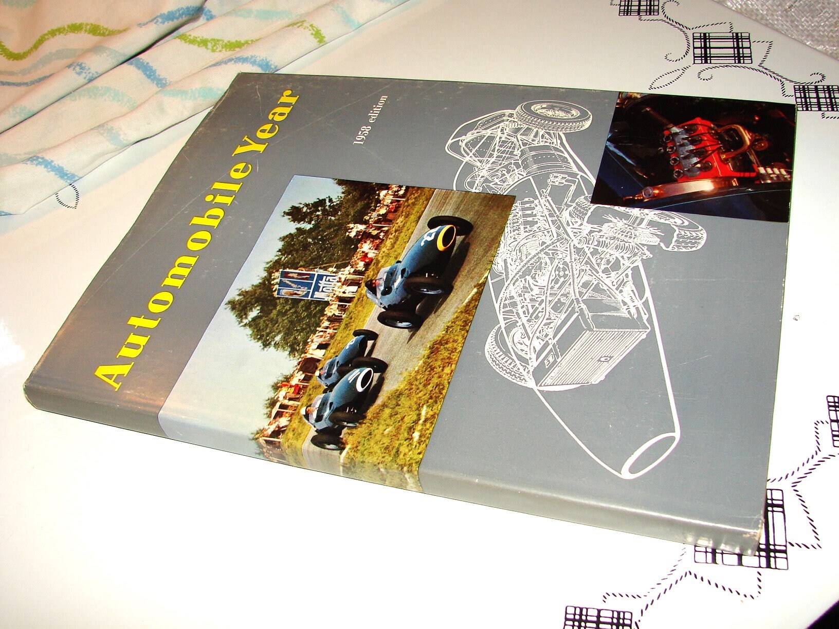 Excellent Vintage Automobile Year Book Volume 5 ~ 1957-58 ~ Free