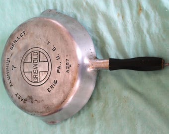 Nice Vintage Griswold Erie PA No. 7 Cast Aluminum Skillet A207 H w/ Original Wooden Handle ~ Free Shipping