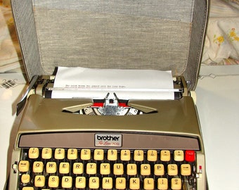 Nice Refurbished Vintage 1971 Brother Pro-Line 709 Typewriter w/ Original Case and New Ribbon Installed ~ Free Shipping