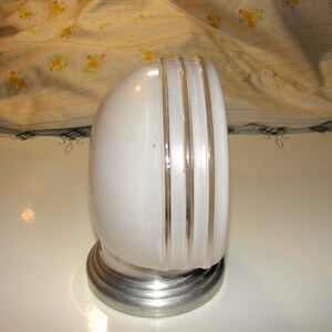 Beautiful Vintage Glass Art Deco Bathroom Light With Original Aluminum ...