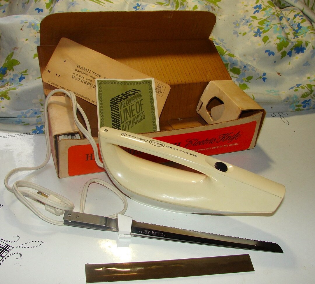 Vintage Hamilton Beach Scovill Electric Carving Knife in Original Box