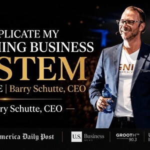 Pode incluir: Um gr&aacute;fico promocional com um homem de blazer azul e camiseta branca segurando uma garrafa de &aacute;gua. O texto diz: REPLICATE MY COACHING BUSINESS SYSTEM, EXPERTISE | Barry Schutte, CEO, BAR Barry Schutte, CEO, e GLOBAL TOP 10 COACH.