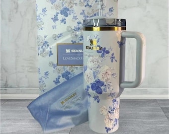 El Stanley x LoveShackFancy Quencher / Rosetas Everblooming de 40 oz