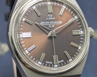 Orologio da uomo vintage Jaeger-LeCoultre Club a carica manuale con 17 rubini e quadrante marrone.