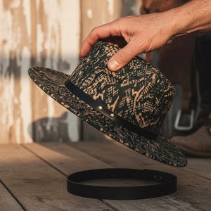 Chapéu de cowboy estilo western masculino com estampa de píton, aba larga, estilo vintage para rodeio, presente perfeito para o Dia dos Pais, chapéu de sol para festivais e atividades ao ar livre no campo.