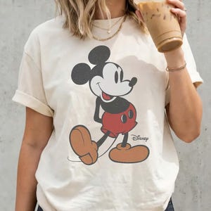 Vintage Mickey Classic Pose PNG, Retro Mickey Png, Familienurlaub Reise, Mickey-Liebhaber-Geschenk