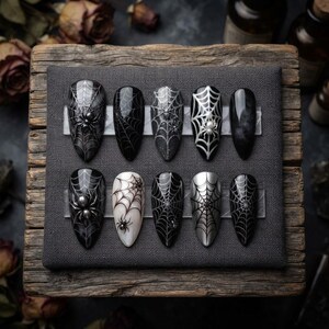 Black Spider Web Press On Nails, Gothic Halloween Nails, Cobweb Nail Art, Spider Nail Set, Dark Spooky Manicure, False Nails