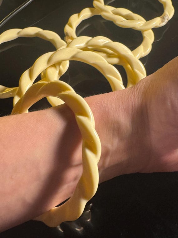 Bracelet Vintage En Plastique Ivoire - Ancien - Style Rétro Années 70/80 - Occasion