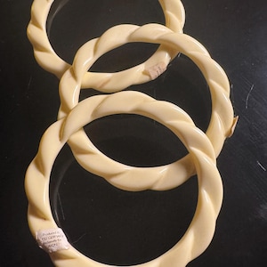 Vintage Avon-Exclusive West German Ivory Colored Early Plastic Bangle