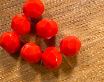 Zeldzame vintage gefacetteerde kersenrode Japanse glaskralen