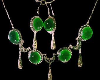 Art Deco Vintage Green Art Glass Necklace and Earring Set