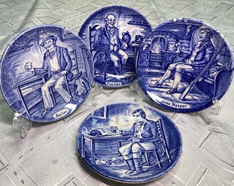Juego de 4 platos decorativos Wedgwood azules / Platos de pared ingleses vintage / Decoración clásica estilo Jasperware