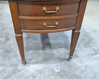 Vintage Massivholz Nachttisch | Nachttisch mit zwei Schubladen, Griffe aus Messing