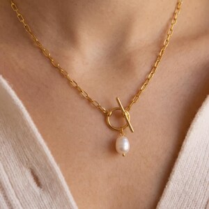 18K Gold Filled Pearl Toggle Necklace, Chunky Link Pendant Jewelry, Dainty Layering Piece, Elegant Minimalist Gift for Her