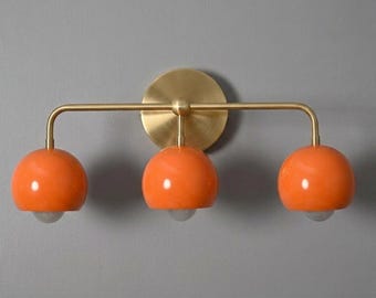 Luminária de parede moderna de meados do século XX com 3 lâmpadas, em latão, para banheiro, com globo personalizável, estilo retrô, para banheiro.