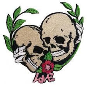 Toppa ricamata con teschio e scritta "Love" – Toppa gotica romantica da motociclista