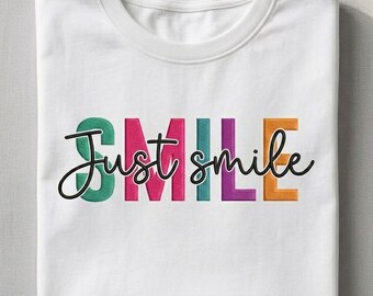 Diseño de bordado retro "Just Smile", cita escrita a mano (descarga digital)