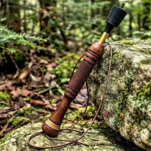 七面鳥のトランペットコール、マホガニーの市松模様、メープル材のトリム、バッファローボーンのマウスピース