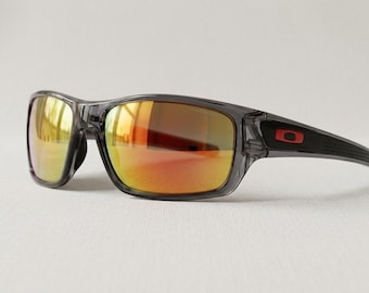 Oakley Turbine Style Polarized Sunglasses: Black Frame, UV400 Protection