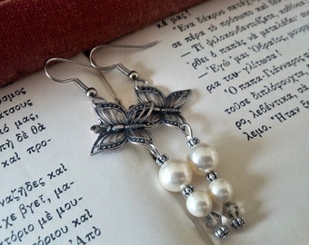 Silver Butterfly Earrings with Ivory Pearls, Filigree Butterfly Victorian Earrings, Pearl Earrings, Vintage Style Butterfly Jewelry