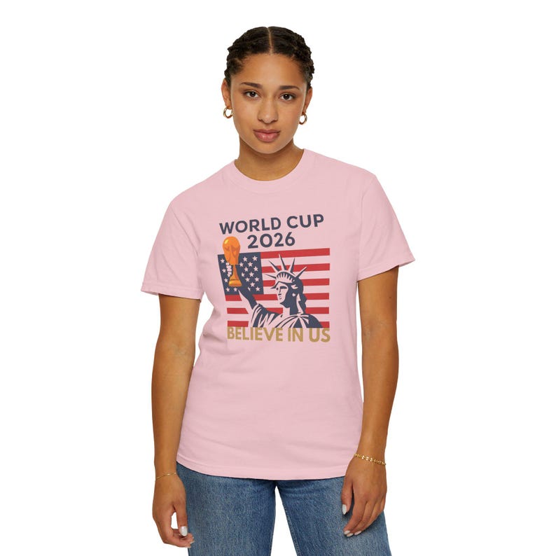 Camiseta para aficionados al fútbol de EE. UU. con el lema "Cree en la Copa Mundial de EE. UU. 2026" imagen 14