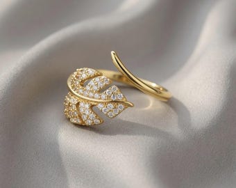 Goldfarbener Ring mit Kristallen – Verstellbarer, von der Natur inspirierter Ring – Elegantes Statement-Schmuckstück – Minimalistisches Luxusgeschenk für Sie