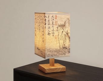 Japanische Tischlampe, handgefertigt | Laterne aus Vintage-Washi-Papier | Minimalistische Leuchte mit Holzfuß | Asiatische Nachttischlampe