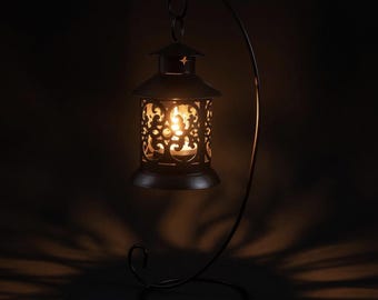 Metalllaterne im marokkanischen Stil mit warmem LED-Licht – Dekorative Tischlampe, Boho-Wohndeko, Stimmungslicht, Geschenkidee