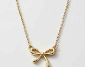 Minimalistische Goldschleifen-Halskette – Zarter Schleifenanhänger, süßer femininer Schmuck, elegantes Geschenk für Sie, zarte Halskette für jeden Tag
