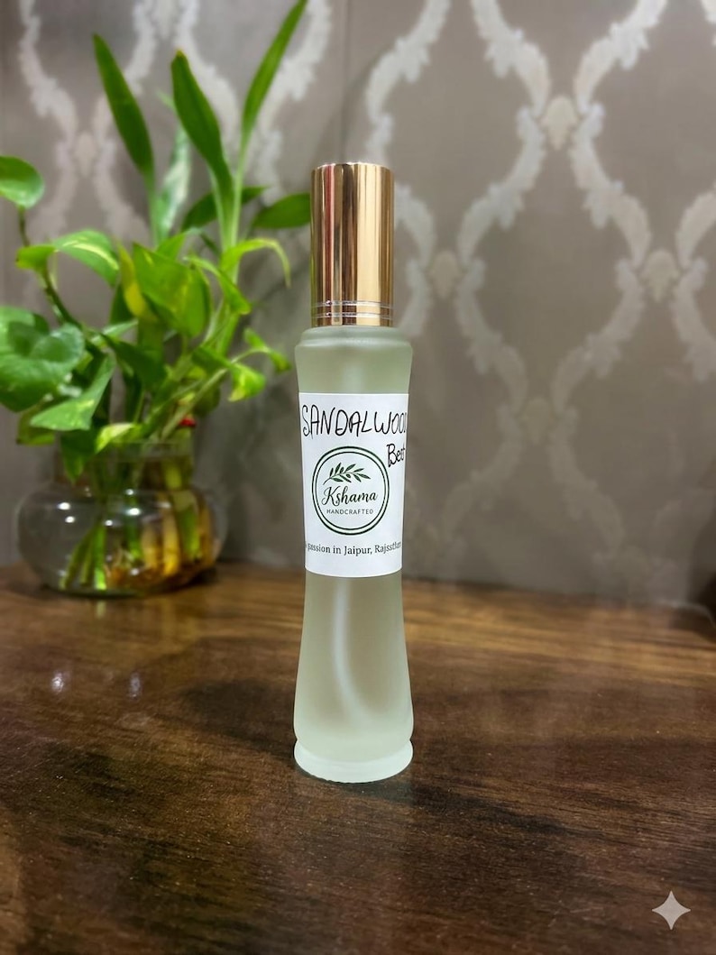 Handgjord sandelträsparfymmist, Jaipur träig doftolja, vegansk kroppsspray bild 1