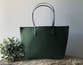 Green tote bag, green shoulder tote, woman bag with removable internal organizer, regenerated leather handles, gift for mom