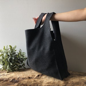 Man tote bag made with dark grey wool, elegant tote for man and woman reusable and foldable, boyfriend gift, dad gift, mum gift image 5