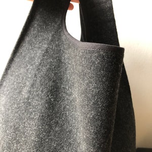 Man tote bag made with dark grey wool, elegant tote for man and woman reusable and foldable, boyfriend gift, dad gift, mum gift image 7