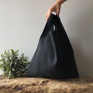 Man tote bag made with dark grey wool, elegant tote for man and woman reusable and foldable, boyfriend gift, dad gift, mum gift image 2