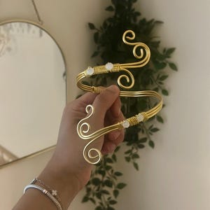 Coil Cuff – Adjustable Wire Upper Arm Cuff with Bead Details