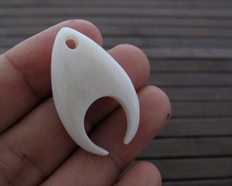 Excellent Hand carved fancy hook pendant,Boho Tribal pendant Jewelry making Supplies,S7239 Ox bone carving