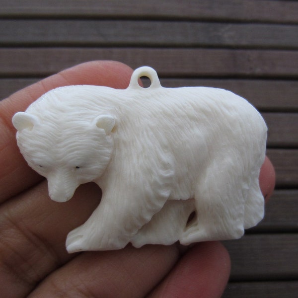 High quality carving ,  Bear pendant, Buffalo bone carving , Jewelry making Supplies S5843